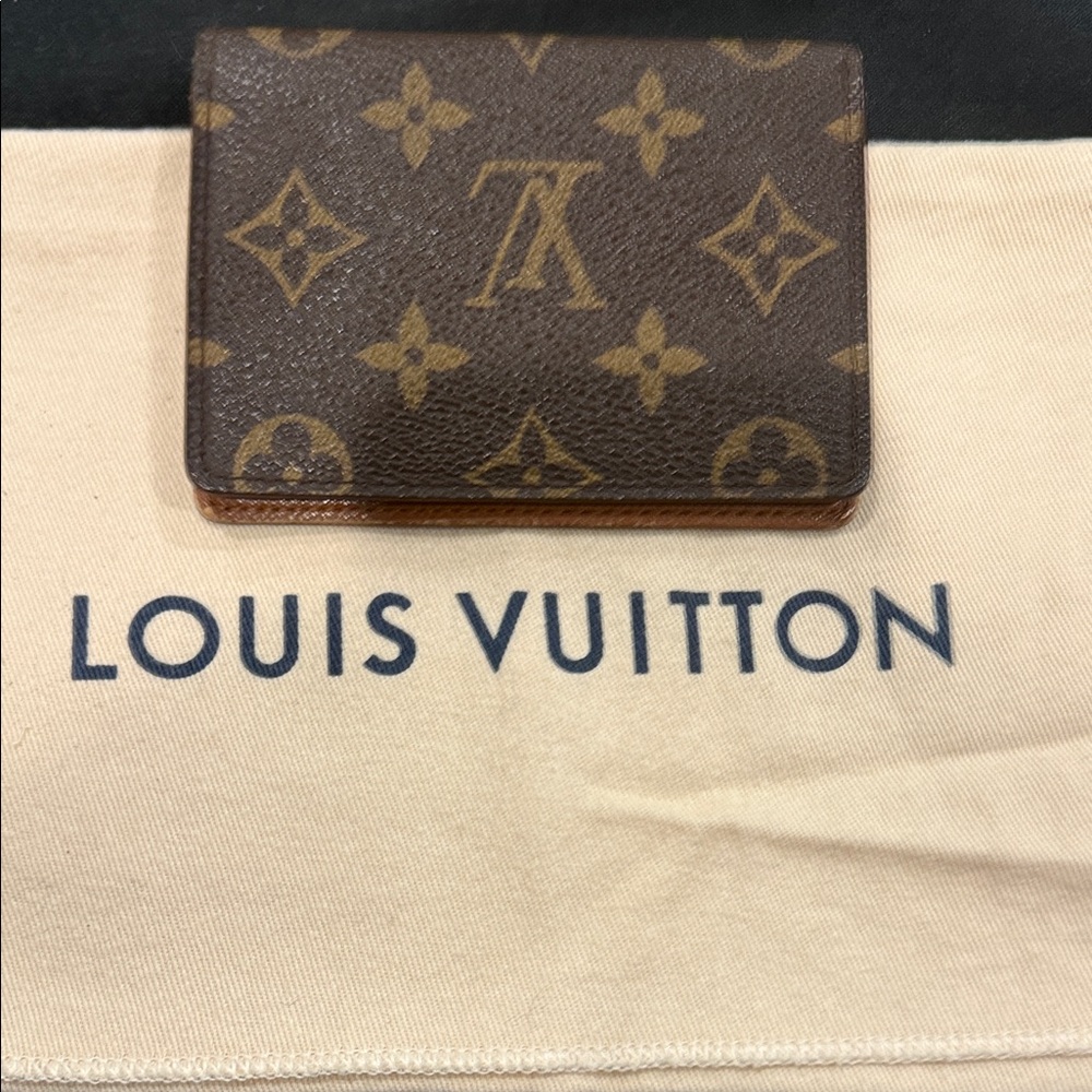 Louis Vuitton Classic Monogram Card Holder - Picture 1 of 14